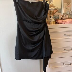 DO+BE Black Asymmetrical Strapless Dress